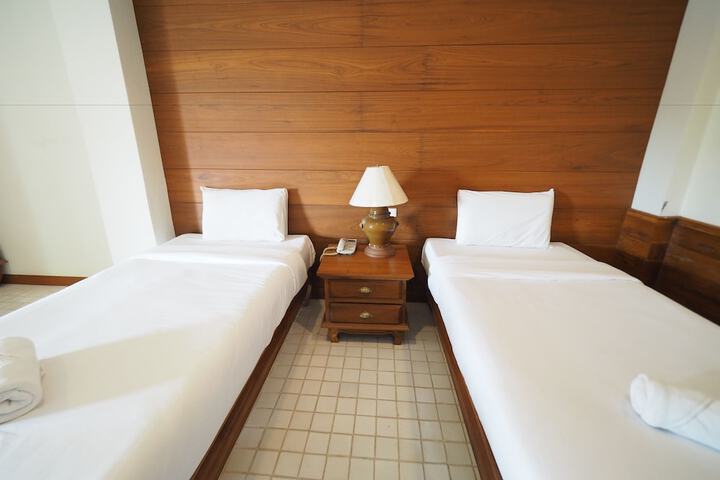 Room 15 of 32