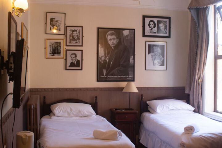 Room 5 of 31