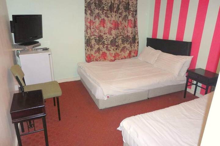 Room 10 of 31