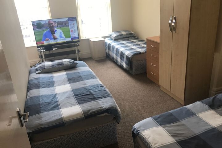 Room 4 of 5
