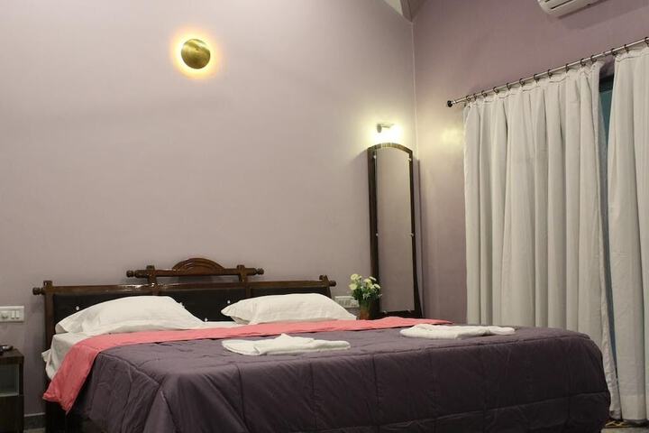 Room 2 of 14