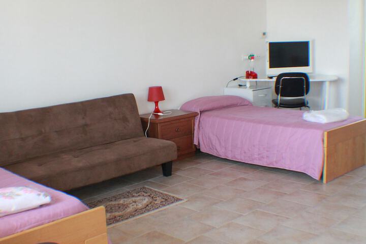 Room 12 of 48