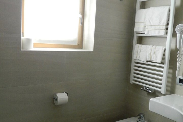 Room 36 of 71