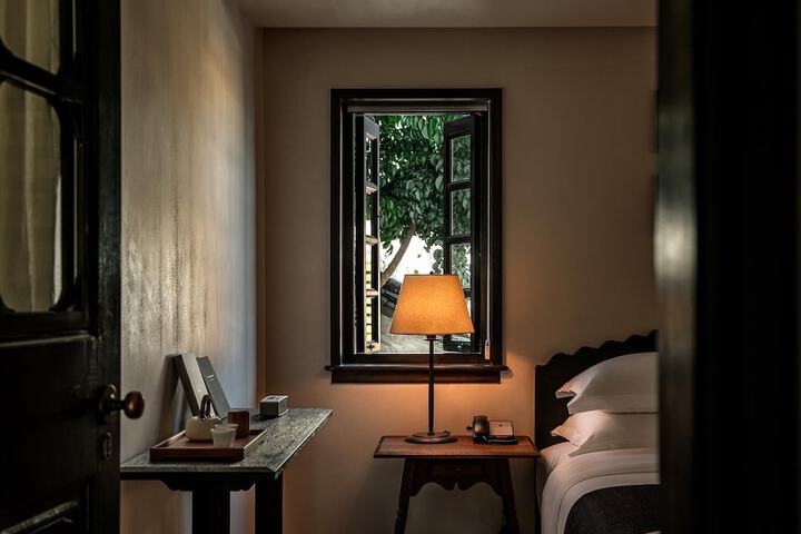 Room 37 of 87