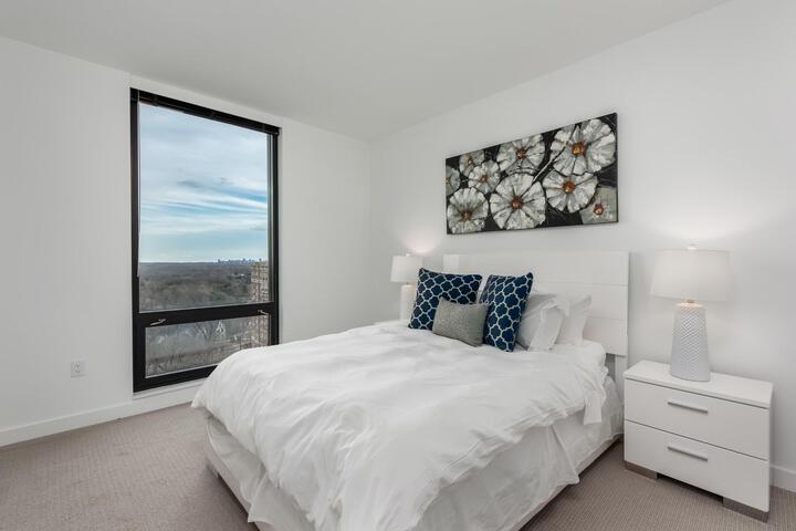 Room 65 of 208