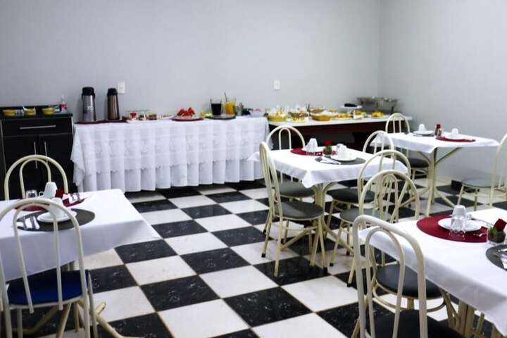 Dining 42 of 51