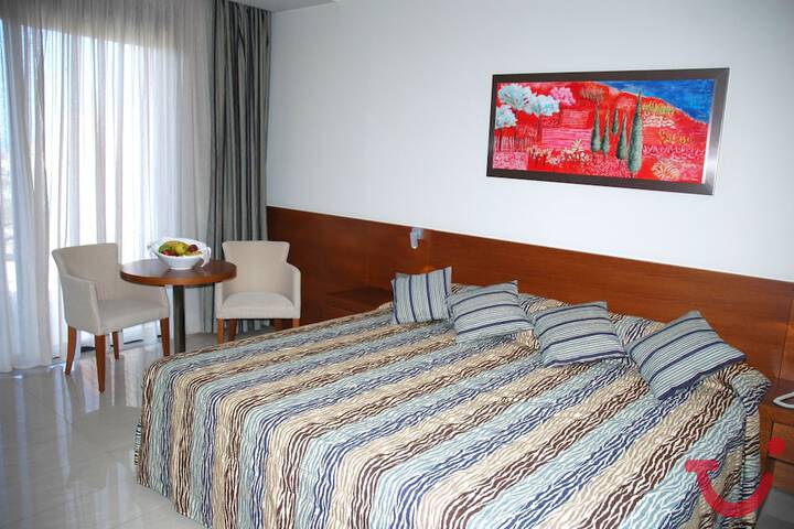 Room 12 of 130