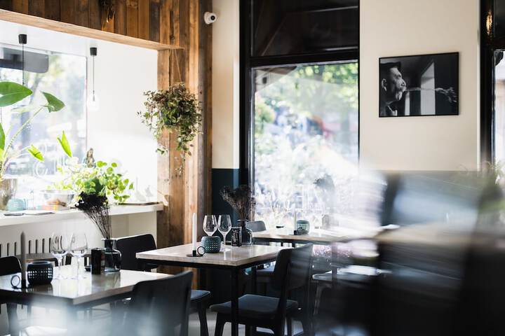 Dining 37 of 74