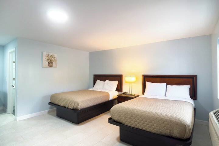 Room 12 of 24