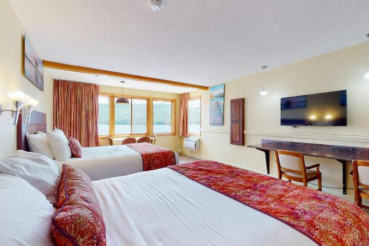 Premier 2 Queen Beds Accessible (14 of 40)