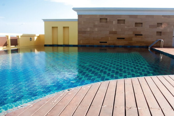 Pool 75 of 113