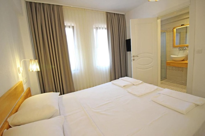 Room 9 of 43