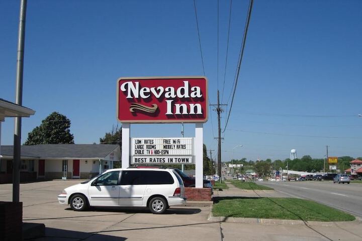 Hotel 37 of 38
