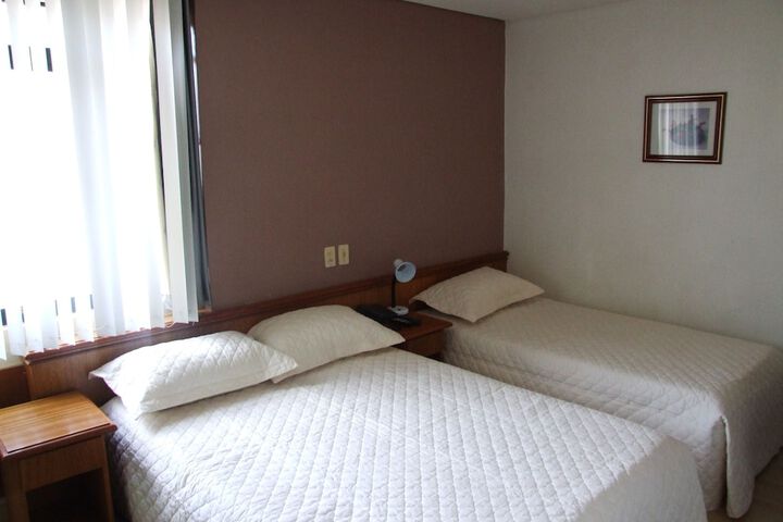 Room 3 of 20