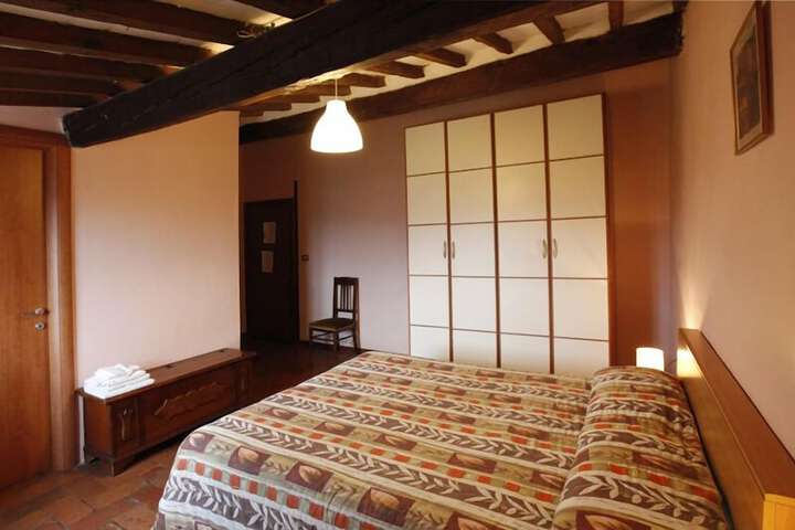 Room 17 of 40