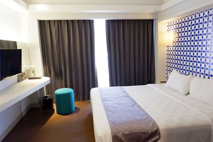 Room 12 of 87