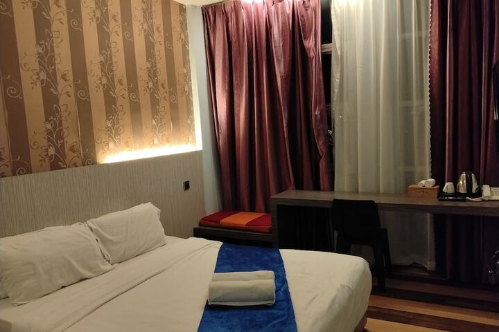 Room 30 of 66