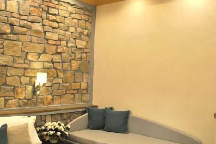 Room 14 of 29