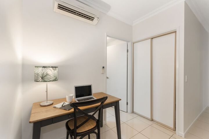 Room 9 of 19