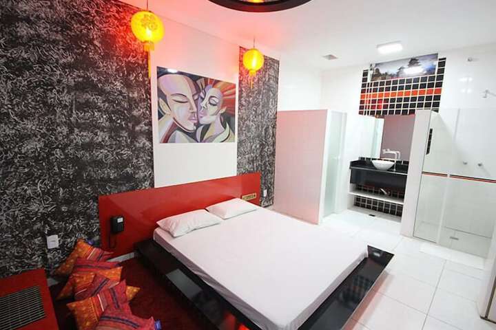 Room 12 of 33