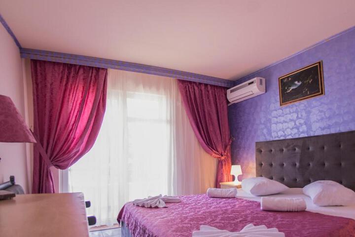 Room 13 of 49