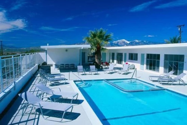 Pool 39 of 59