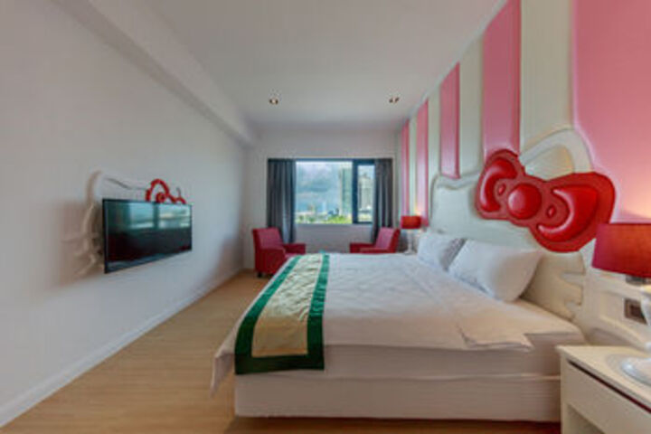 Room 27 of 36