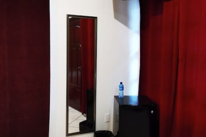Room 13 of 65