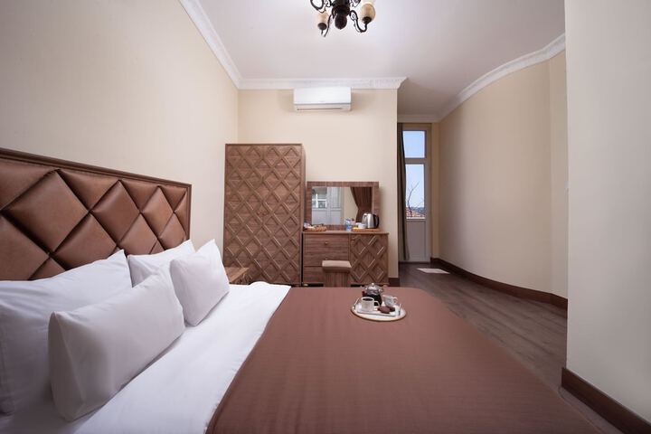 Room 5 of 22
