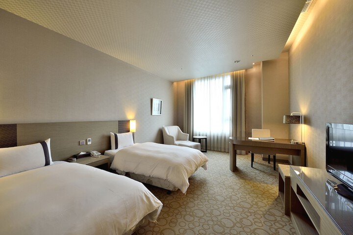 Room 15 of 43