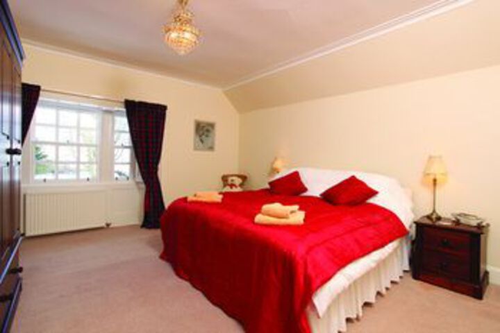 Room 10 of 19