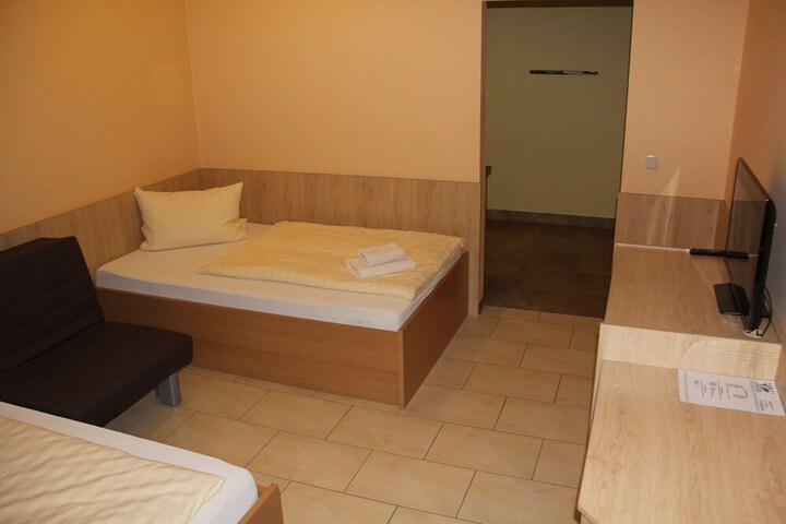 Room 15 of 42