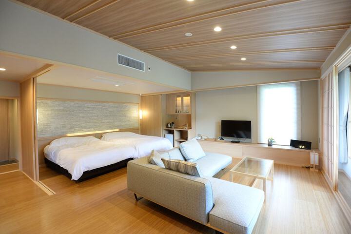 Room 12 of 112