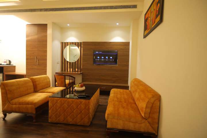 Room 43 of 61