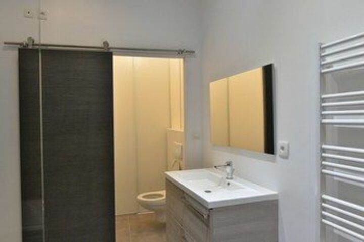 Room 4 of 12