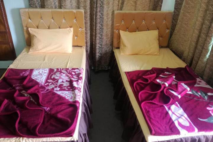Room 2 of 5