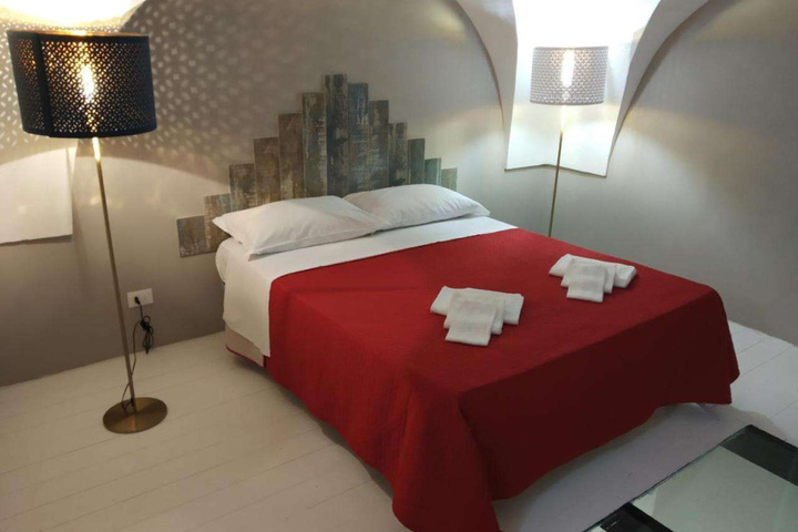Room 6 of 14