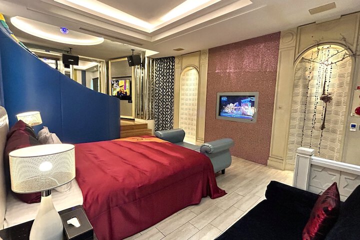 Room 68 of 97