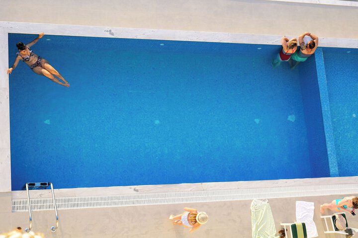 Pool 52 of 68