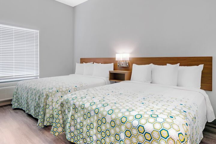 ADA Accessible Studio 1 Queen Bed with Roll in Shower (4 of 20)