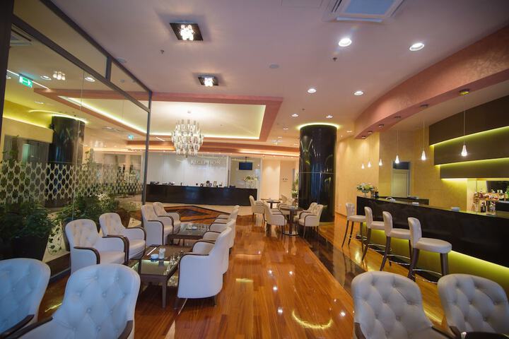 Lounge 125 of 146