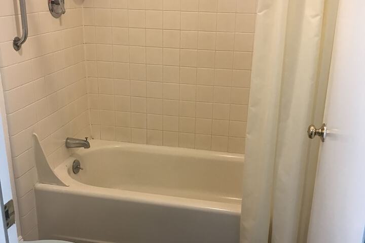 Room 17 of 46