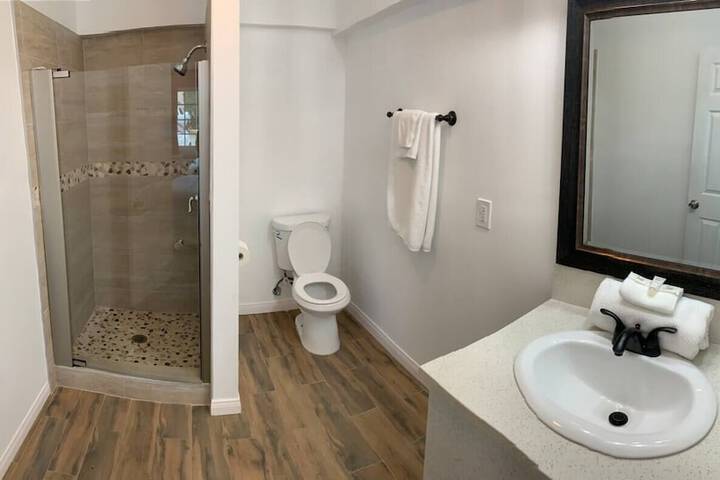 Room 8 of 11