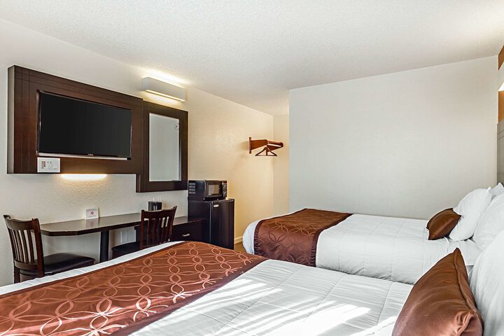 2 Double Beds (6 of 13)