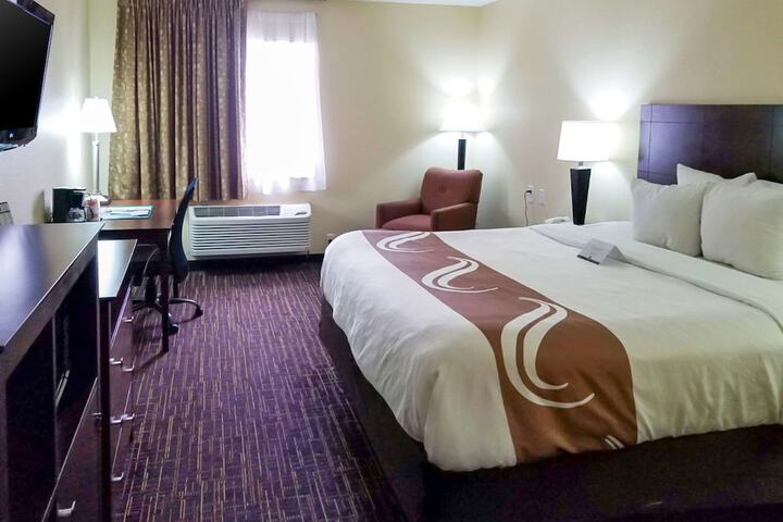 1 King Bed (11 of 20)