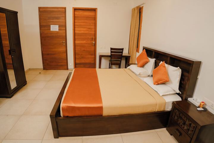 Room 38 of 147