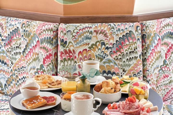 Breakfast/Coffee Service 69 of 72