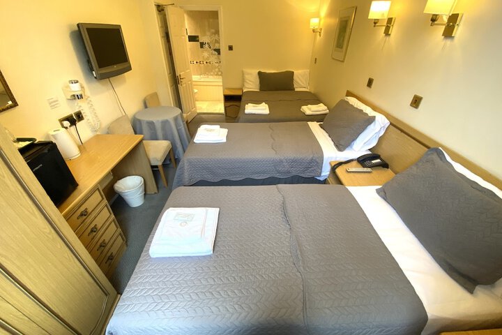 Room 32 of 56