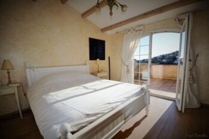Room 10 of 29