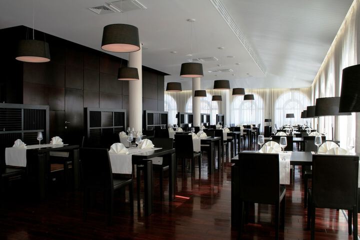Dining 46 of 59